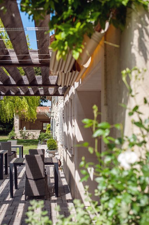 Les Champs De Provence Bed & Breakfast La Baume-de-Transit Bagian luar foto