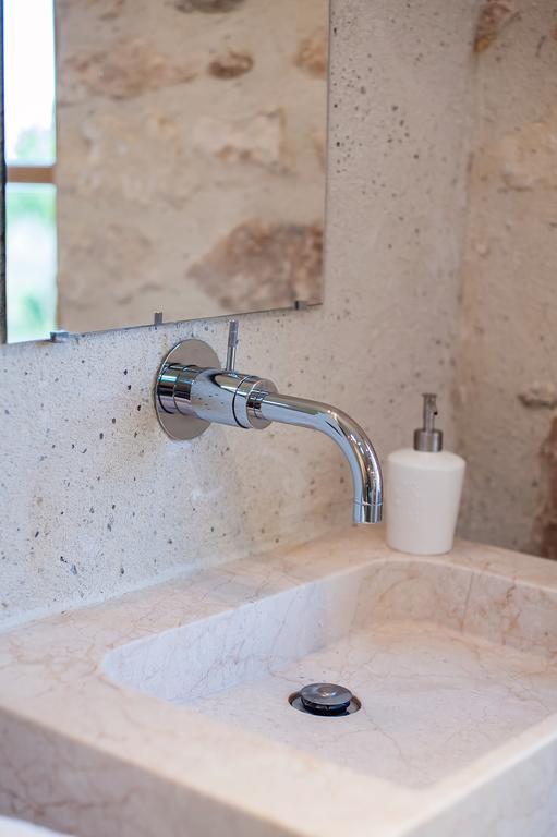 Les Champs De Provence Bed & Breakfast La Baume-de-Transit Bagian luar foto